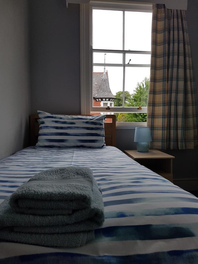 Alexandra Lodge Guest House 체스터 외부 사진